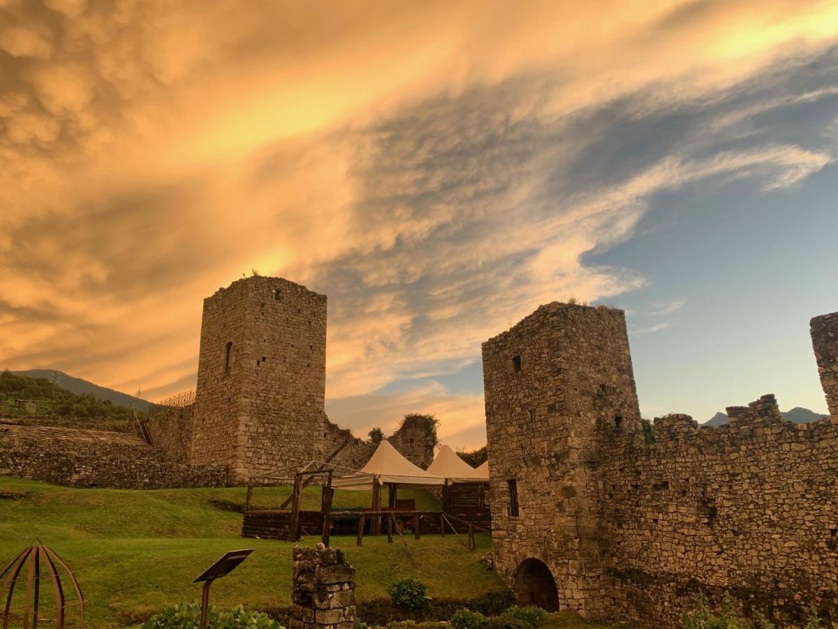 La Casa Sulla Collina Del Castello Villa เบรโน ภายนอก รูปภาพ