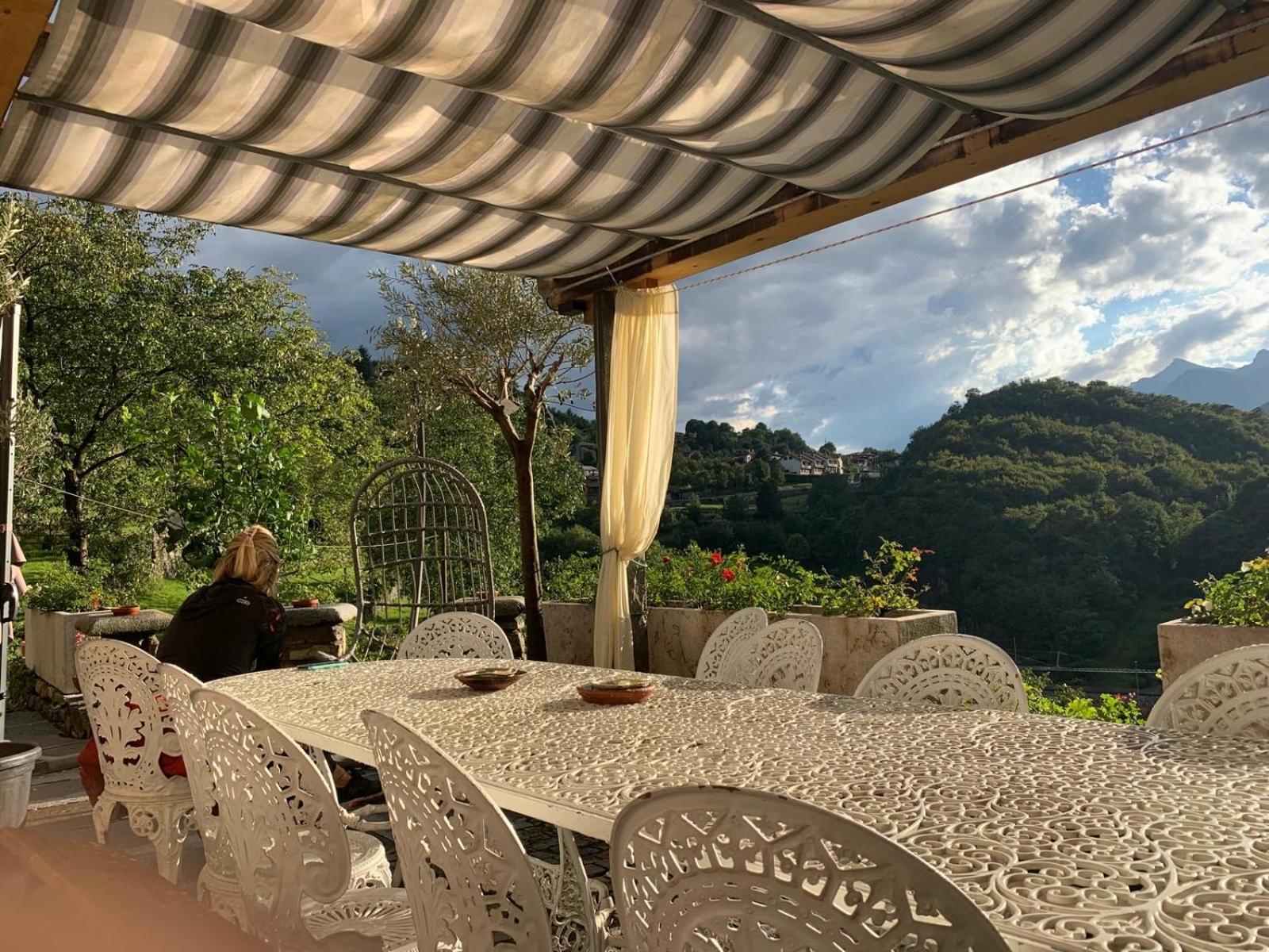 La Casa Sulla Collina Del Castello Villa เบรโน ภายนอก รูปภาพ
