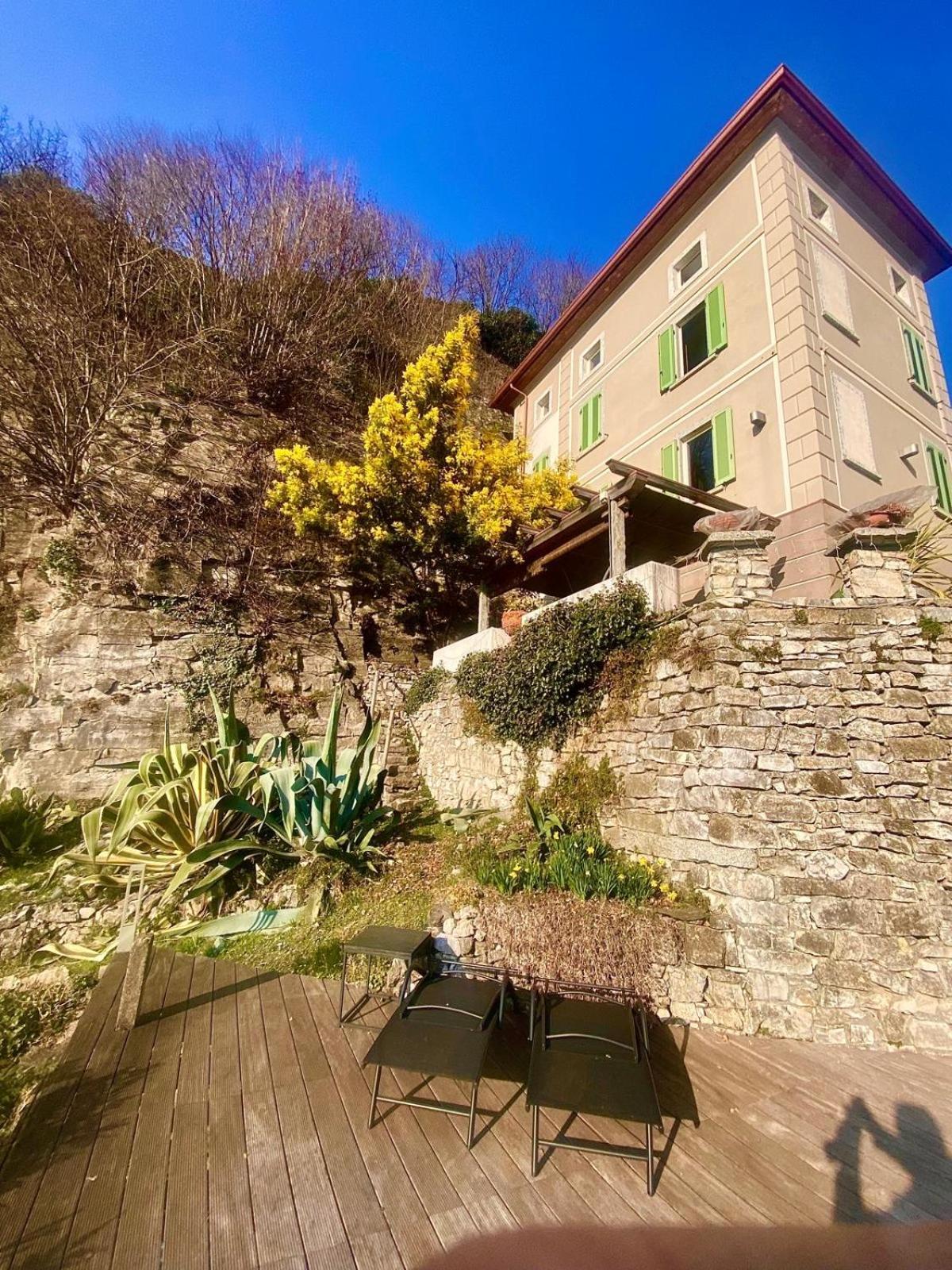 La Casa Sulla Collina Del Castello Villa เบรโน ภายนอก รูปภาพ